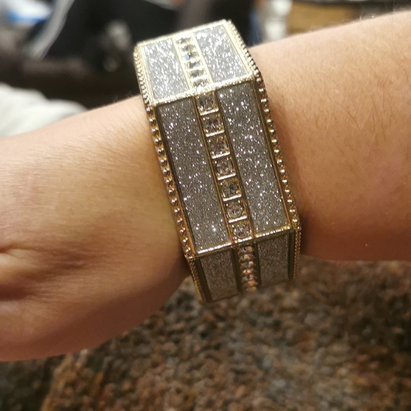 Bracelets - Picture 3 of 3